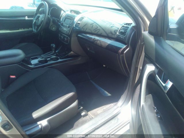 Photo 4 VIN: 5XYKT3A66FG553288 - KIA SORENTO 