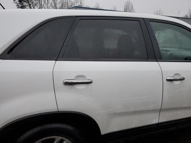 Photo 9 VIN: 5XYKT3A66FG579843 - KIA SORENTO 