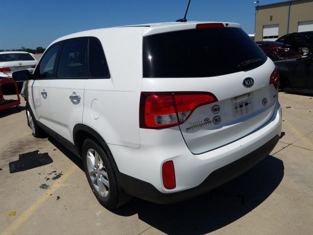 Photo 2 VIN: 5XYKT3A66FG588591 - KIA SORENTO LX 