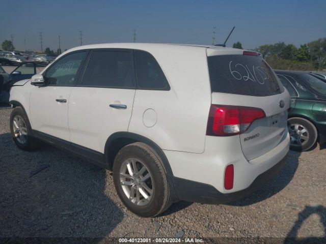 Photo 2 VIN: 5XYKT3A66FG621055 - KIA SORENTO 