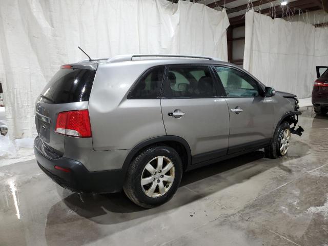 Photo 2 VIN: 5XYKT3A67CG228273 - KIA SORENTO 