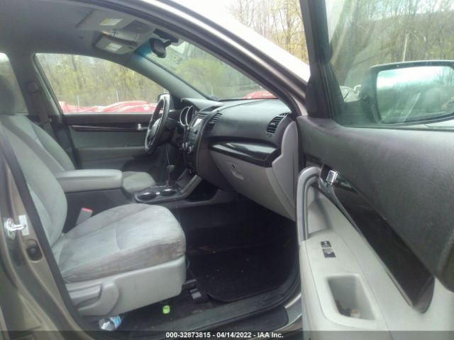 Photo 4 VIN: 5XYKT3A67DG317830 - KIA SORENTO 