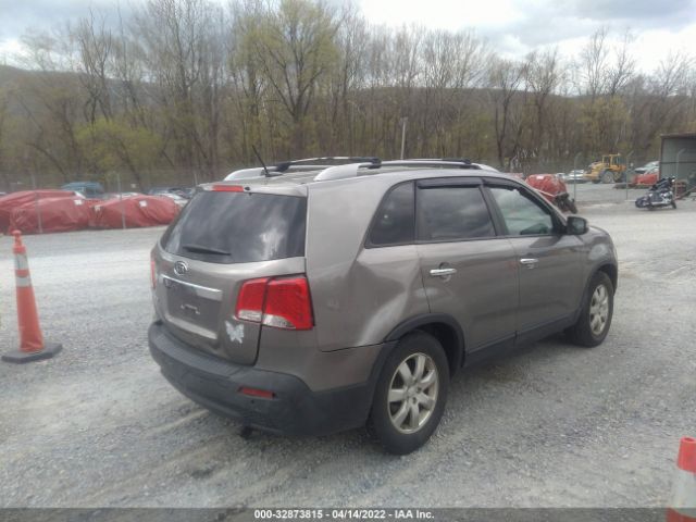 Photo 5 VIN: 5XYKT3A67DG317830 - KIA SORENTO 