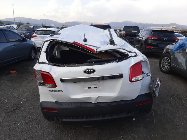 Photo 8 VIN: 5XYKT3A67DG409827 - KIA SORENTO LX 