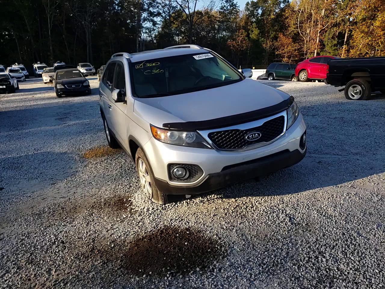 Photo 10 VIN: 5XYKT3A67DG421914 - KIA SORENTO 