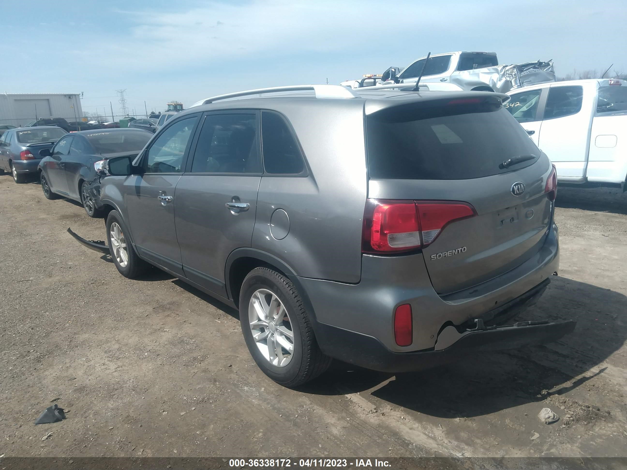 Photo 2 VIN: 5XYKT3A67EG474856 - KIA SORENTO 