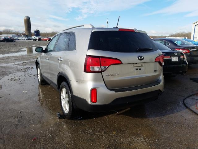 Photo 2 VIN: 5XYKT3A67FG580824 - KIA SORENTO LX 