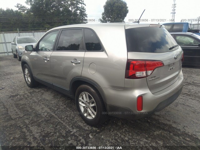 Photo 2 VIN: 5XYKT3A67FG661869 - KIA SORENTO 