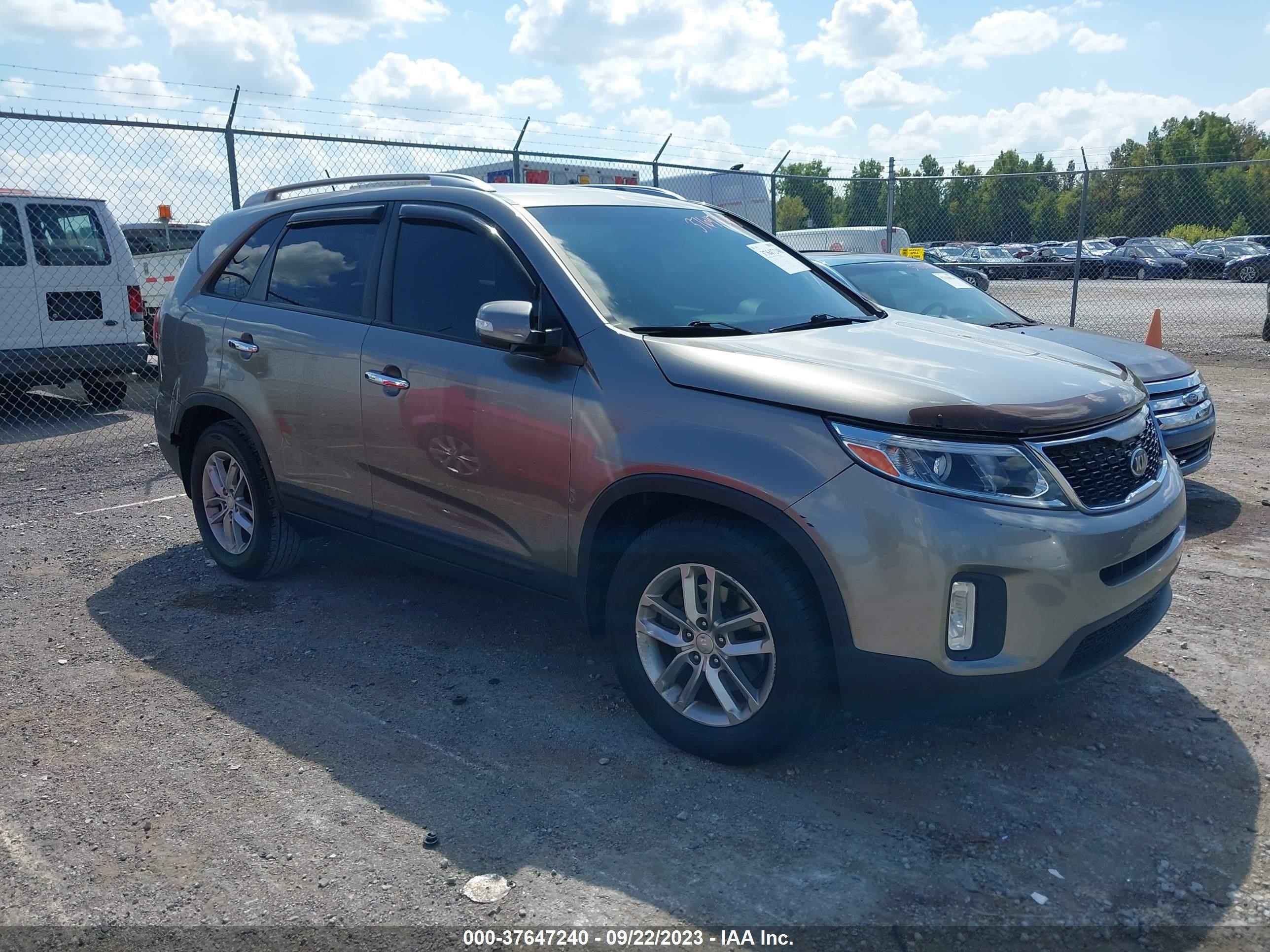 Photo 0 VIN: 5XYKT3A68EG441039 - KIA SORENTO 