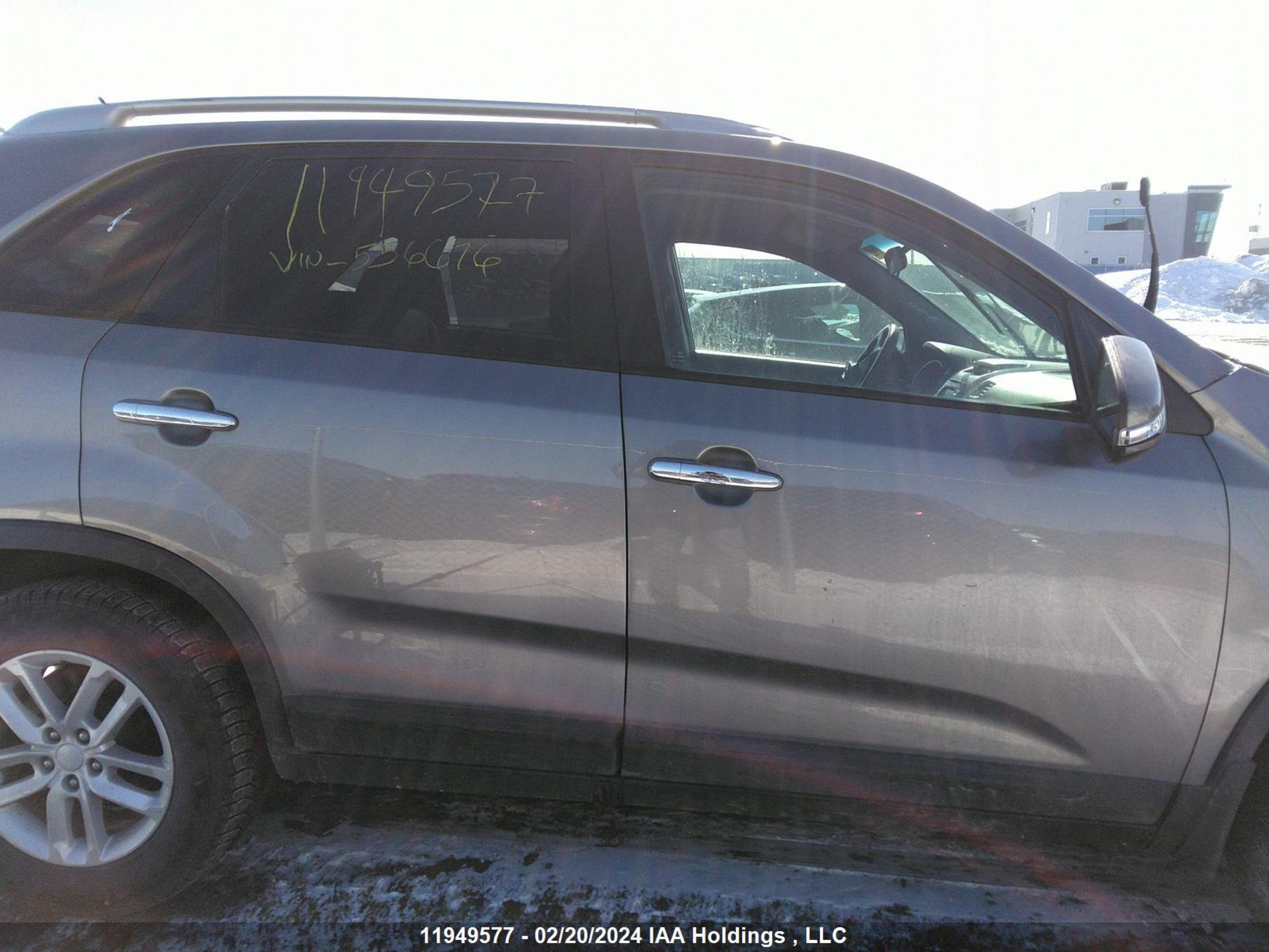 Photo 13 VIN: 5XYKT3A68FG556676 - KIA SORENTO 