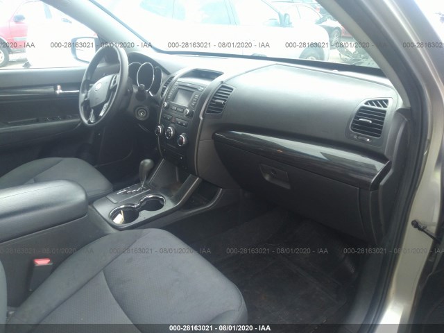 Photo 4 VIN: 5XYKT3A69DG414799 - KIA SORENTO 