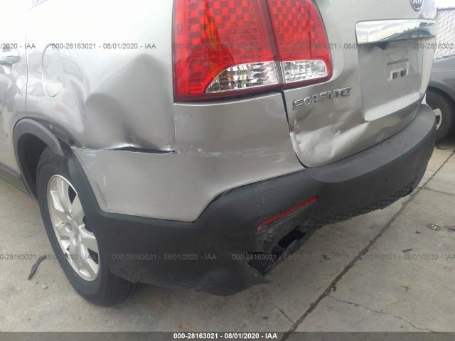 Photo 5 VIN: 5XYKT3A69DG414799 - KIA SORENTO 