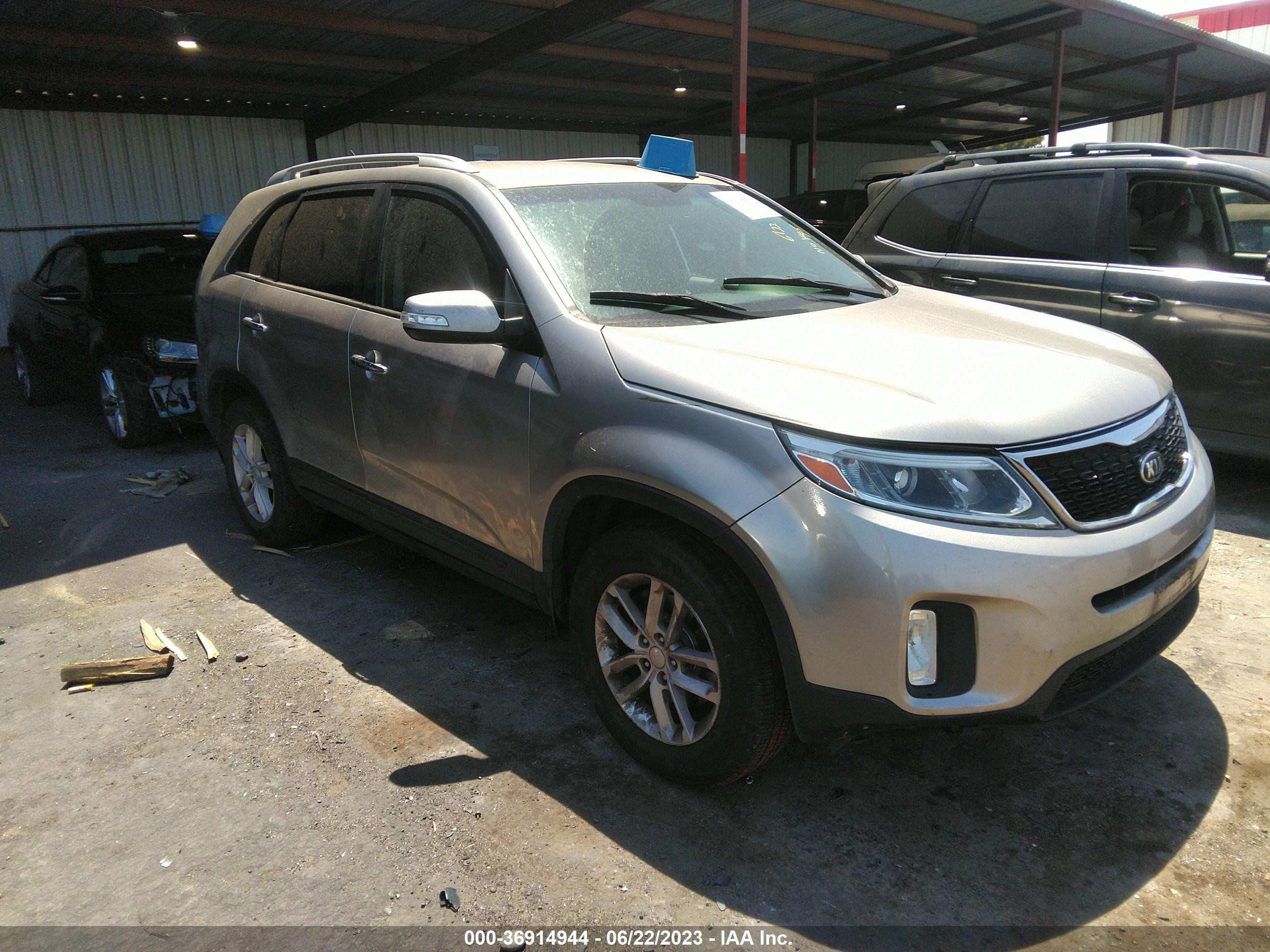 Photo 1 VIN: 5XYKT3A69EG452681 - KIA SORENTO 