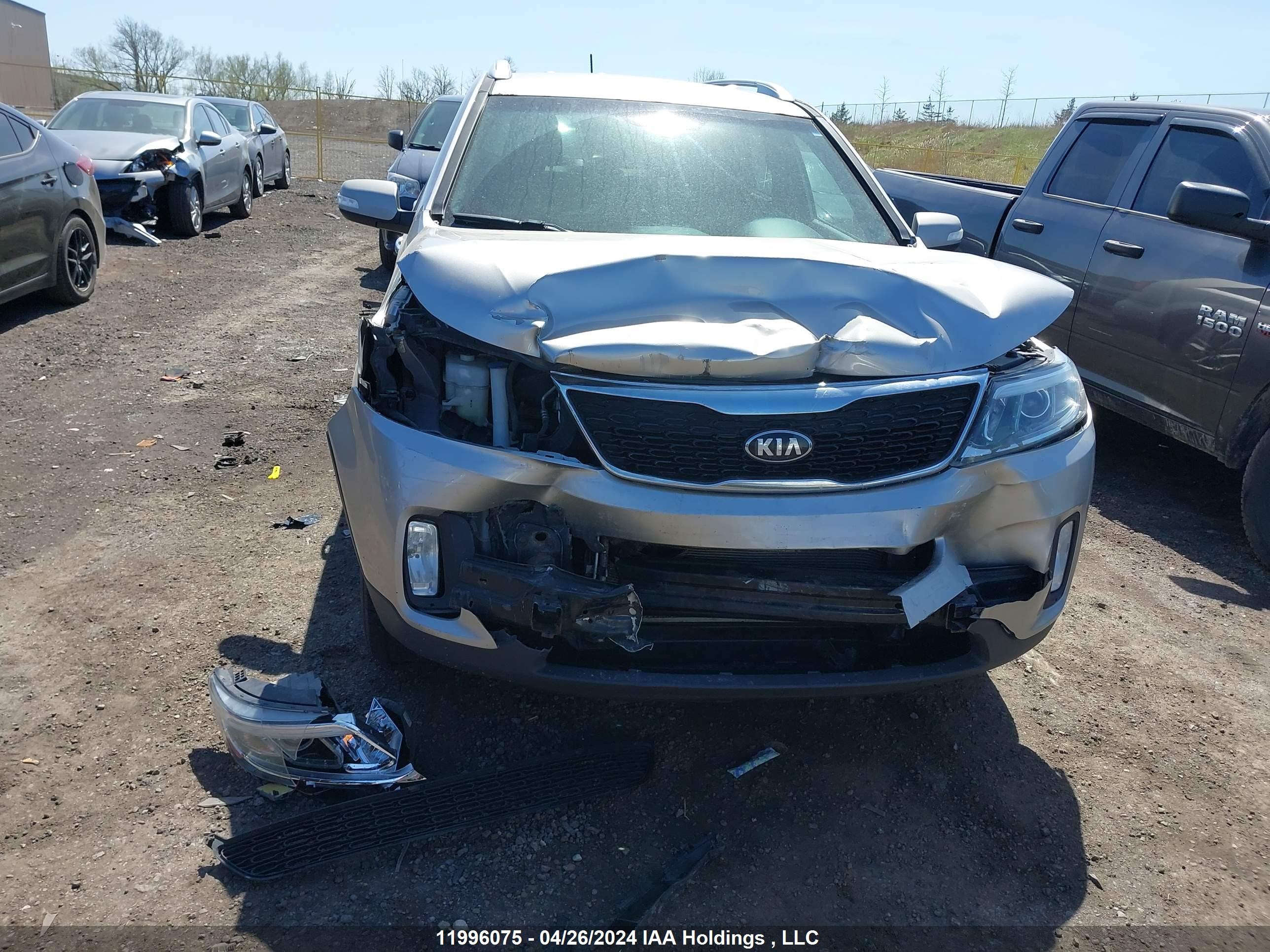 Photo 5 VIN: 5XYKT3A69FG563913 - KIA SORENTO 