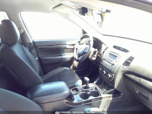 Photo 4 VIN: 5XYKT3A69FG618179 - KIA SORENTO 