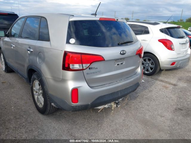 Photo 2 VIN: 5XYKT3A69FG643423 - KIA SORENTO 