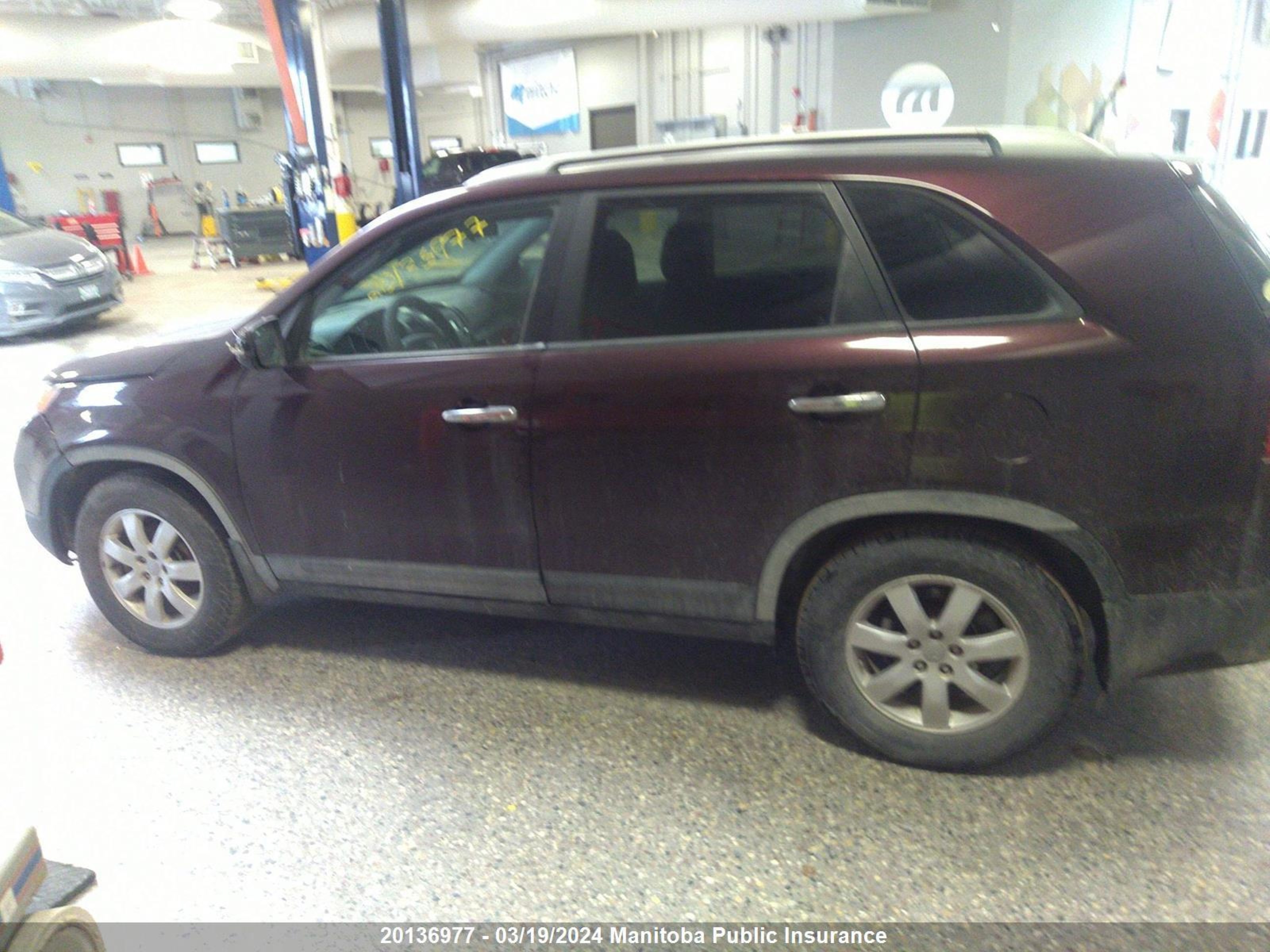 Photo 13 VIN: 5XYKT3A6XCG250462 - KIA SORENTO 