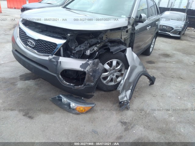 Photo 5 VIN: 5XYKT3A6XCG277158 - KIA SORENTO 