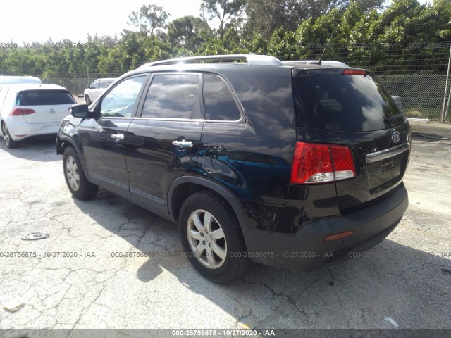 Photo 2 VIN: 5XYKT3A6XDG411443 - KIA SORENTO 