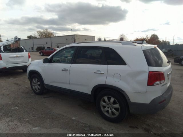 Photo 2 VIN: 5XYKT3A6XDG415332 - KIA SORENTO 