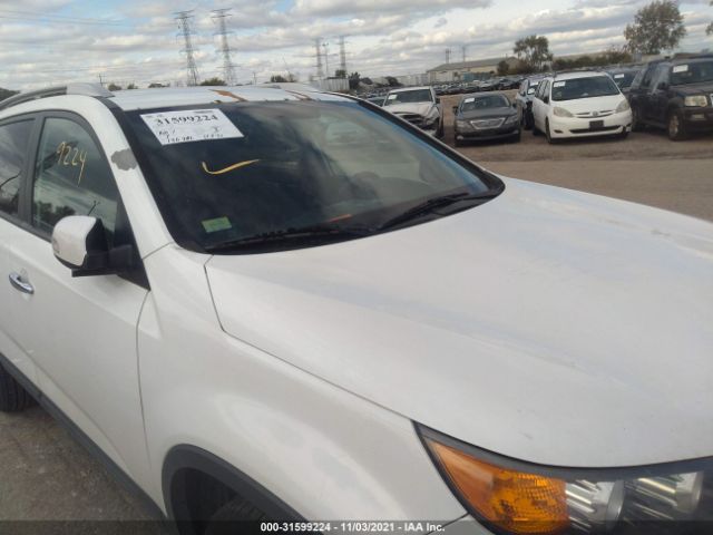 Photo 5 VIN: 5XYKT3A6XDG415332 - KIA SORENTO 