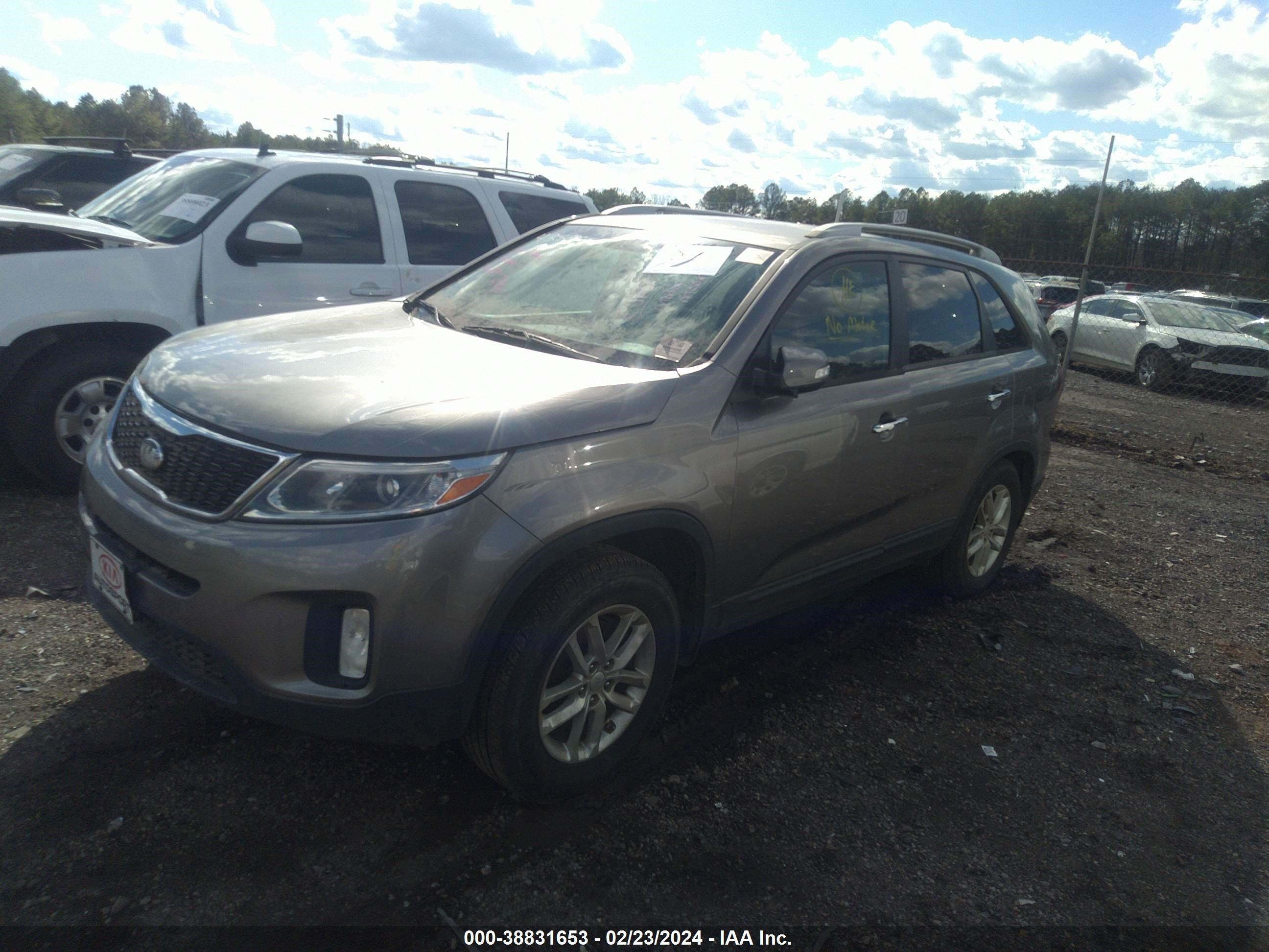 Photo 1 VIN: 5XYKT3A6XEG435856 - KIA SORENTO 