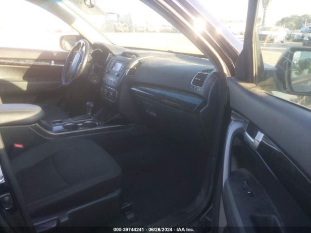 Photo 4 VIN: 5XYKT3A6XEG473930 - KIA SORENTO 