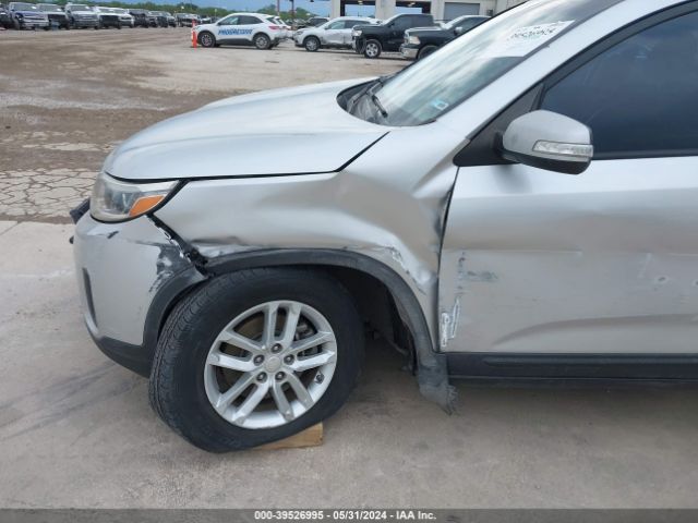 Photo 5 VIN: 5XYKT3A6XEG479498 - KIA SORENTO 