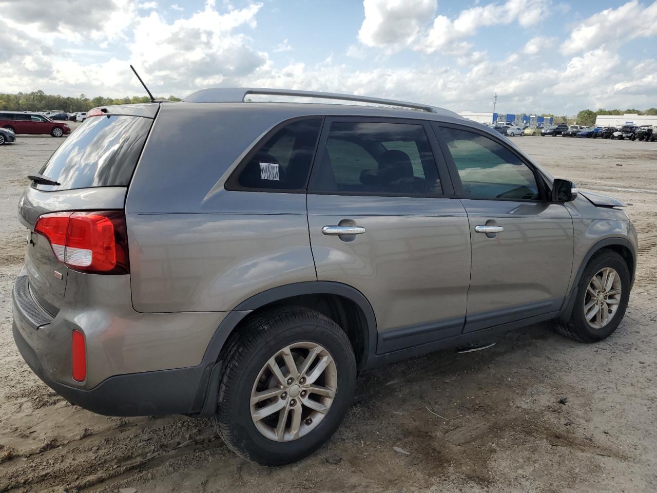 Photo 2 VIN: 5XYKT3A6XEG506294 - KIA SORENTO 