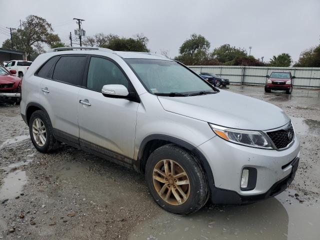 Photo 3 VIN: 5XYKT3A6XFG571714 - KIA SORENTO LX 