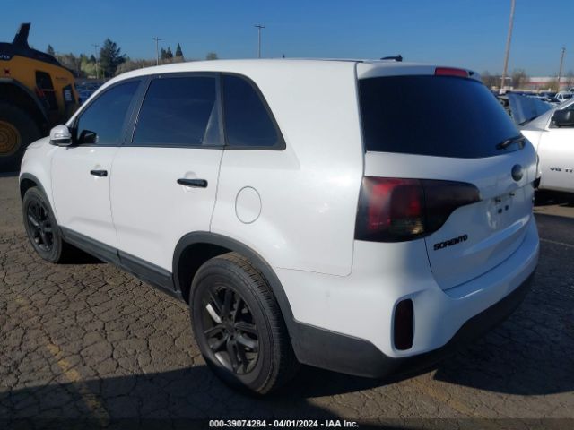 Photo 2 VIN: 5XYKT3A6XFG599948 - KIA SORENTO 