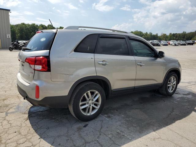 Photo 2 VIN: 5XYKT3A6XFG618529 - KIA SORENTO LX 