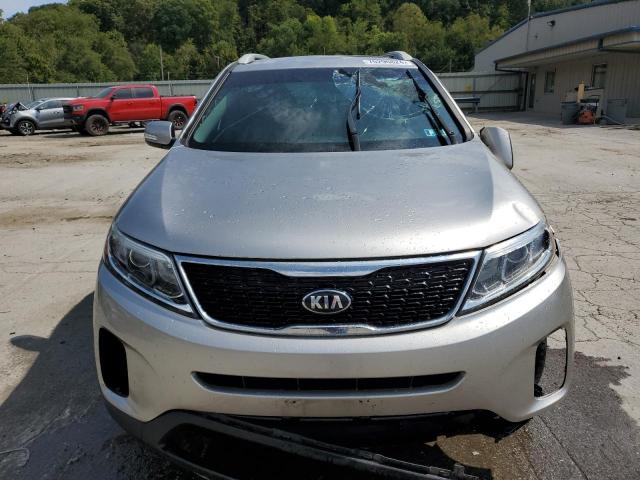 Photo 4 VIN: 5XYKT3A6XFG618529 - KIA SORENTO LX 