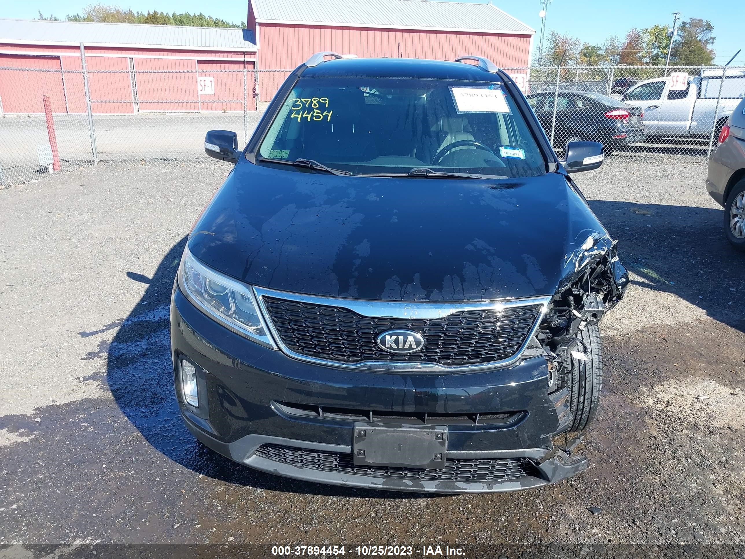 Photo 11 VIN: 5XYKT3A6XFG642796 - KIA SORENTO 