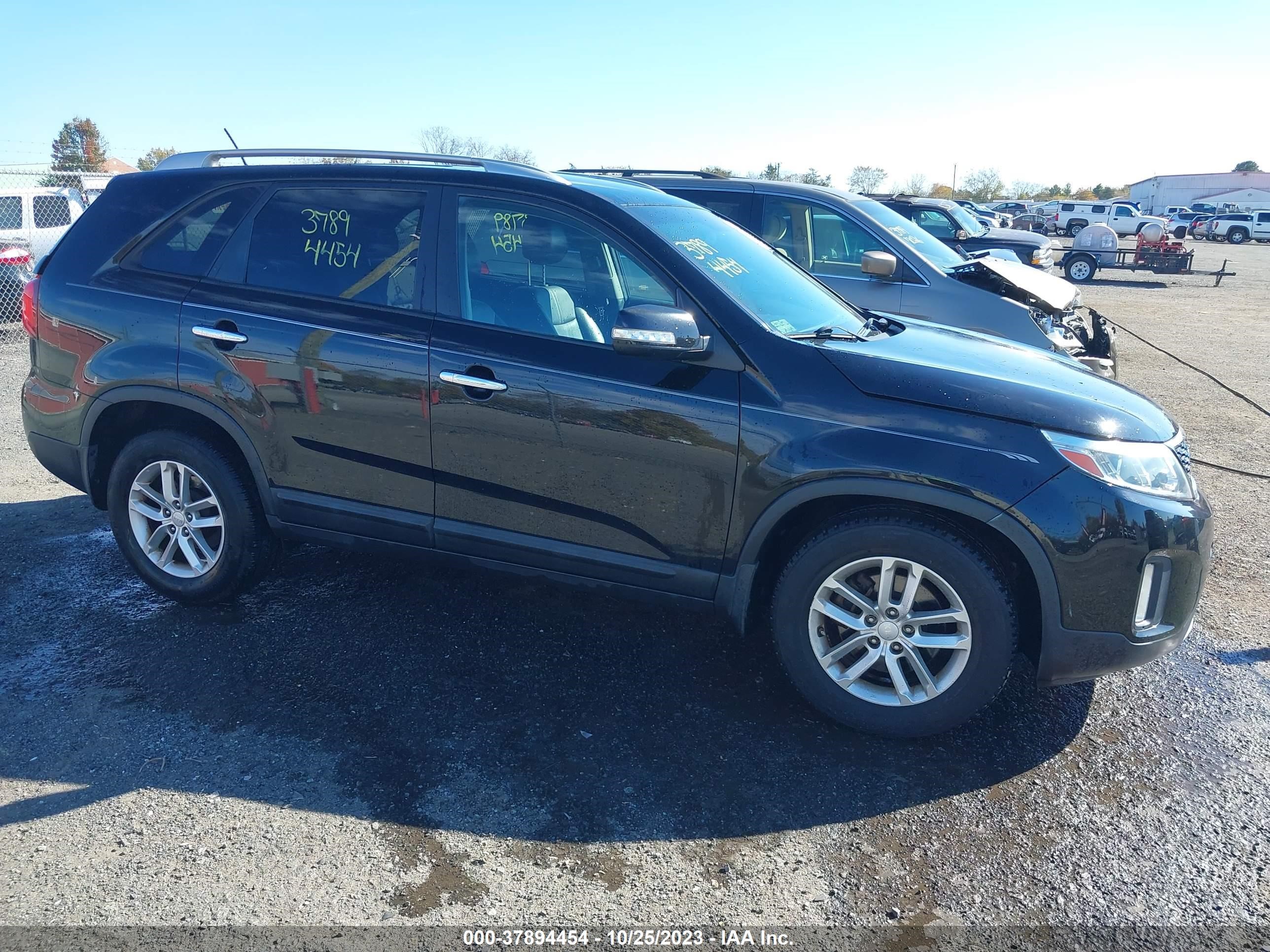 Photo 12 VIN: 5XYKT3A6XFG642796 - KIA SORENTO 