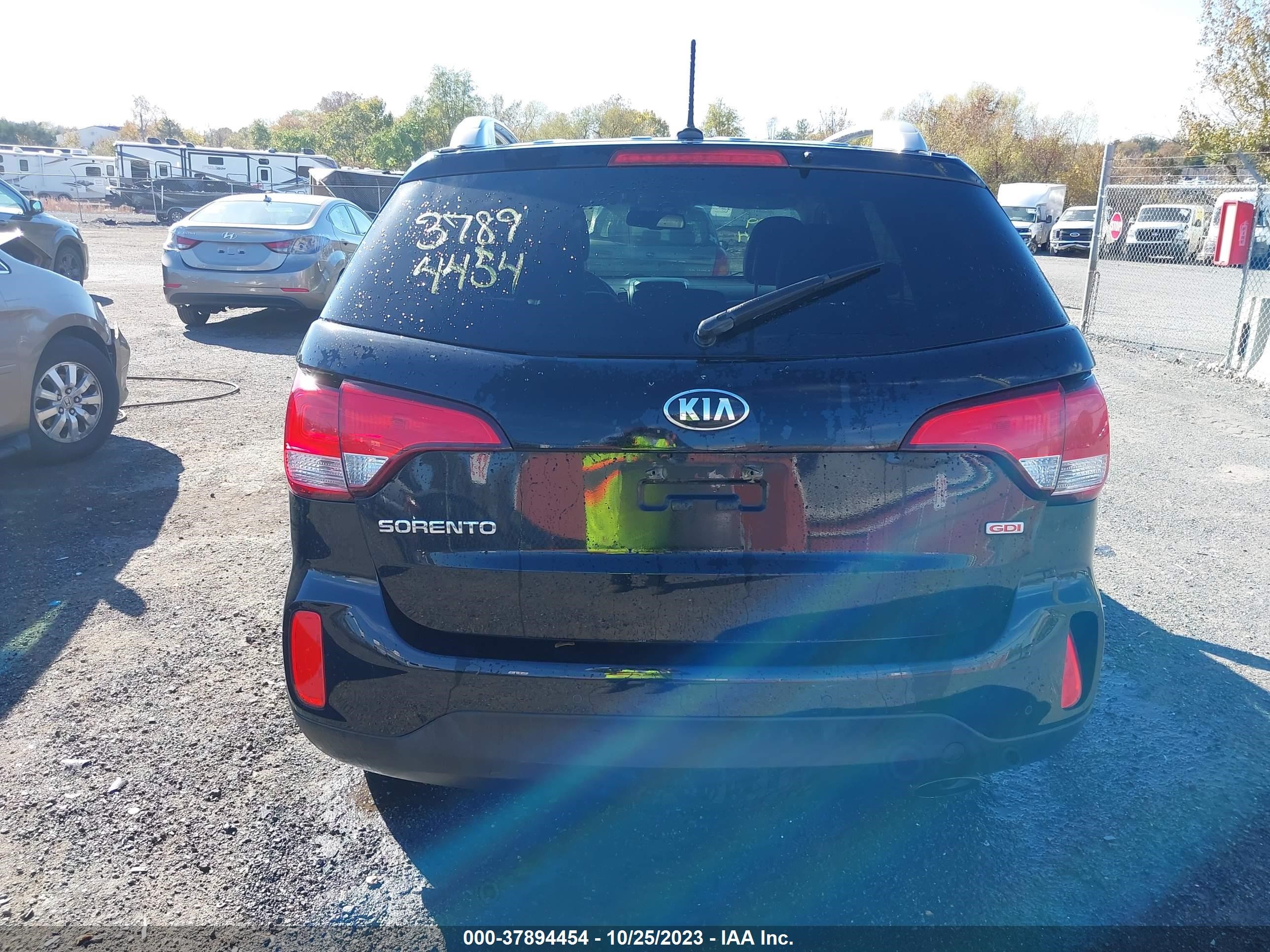 Photo 15 VIN: 5XYKT3A6XFG642796 - KIA SORENTO 