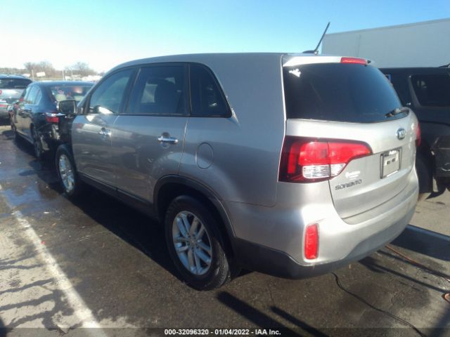 Photo 2 VIN: 5XYKT3A6XFG656598 - KIA SORENTO 