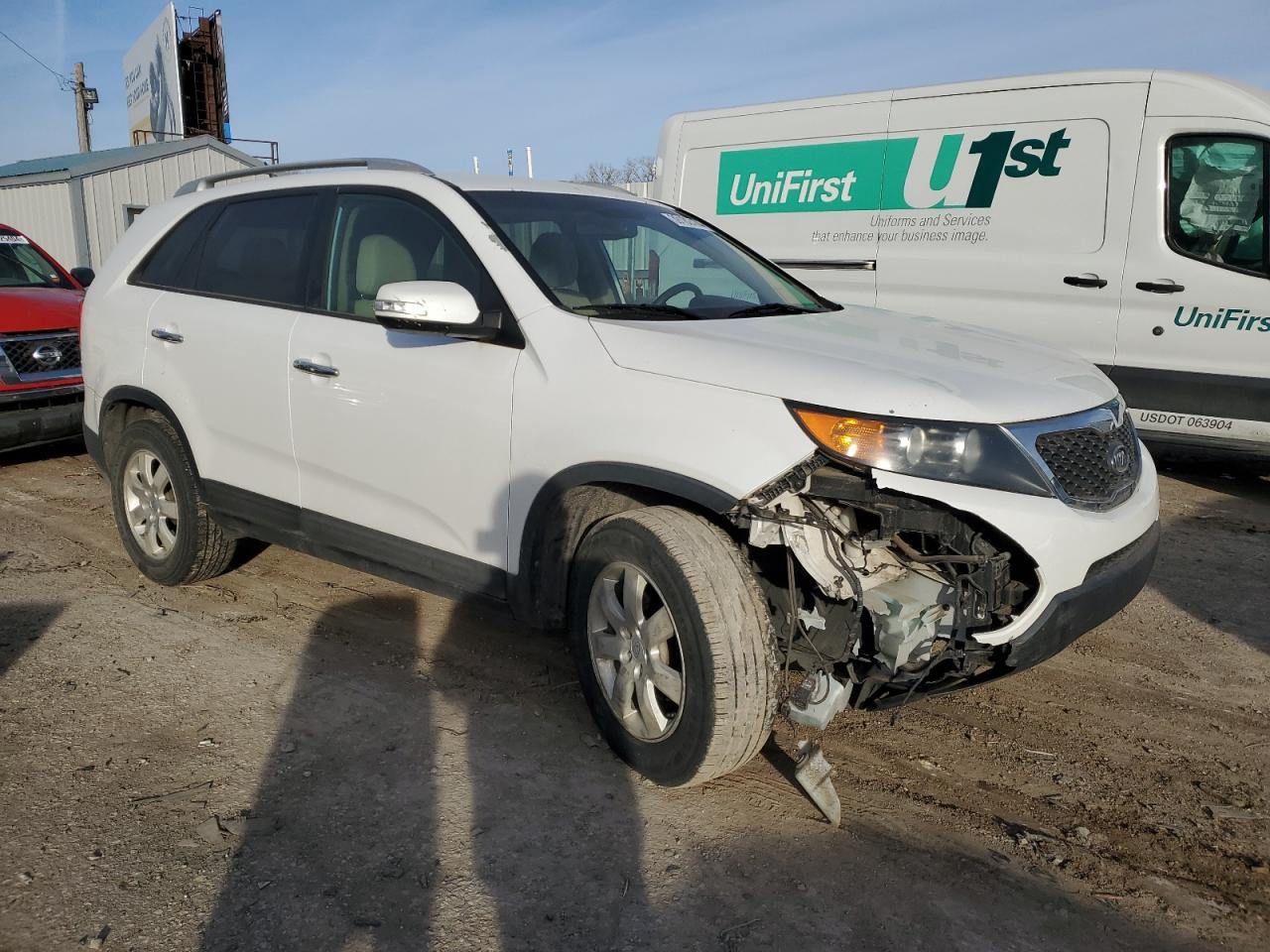 Photo 3 VIN: 5XYKT4A10BG083960 - KIA SORENTO 