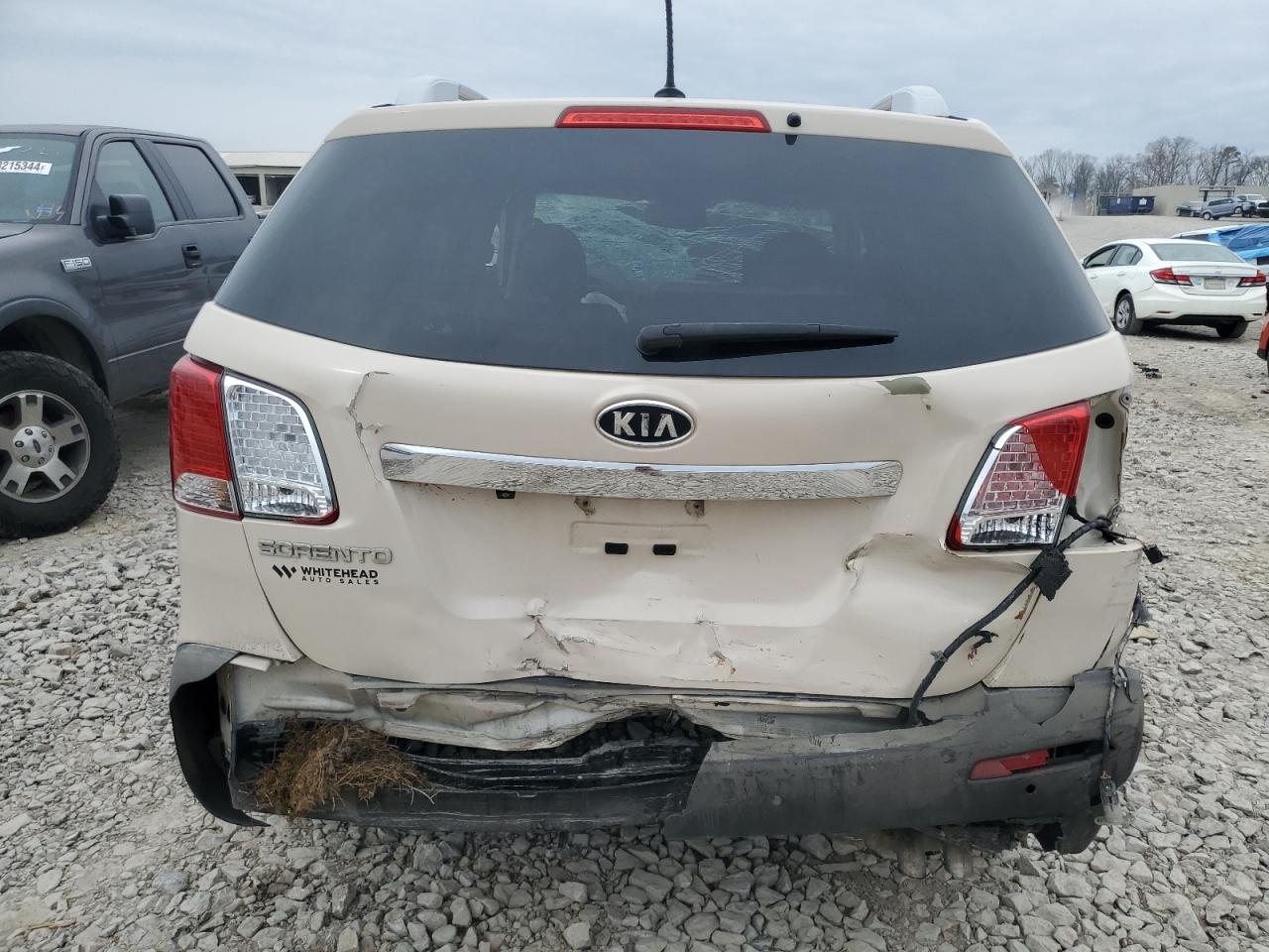 Photo 5 VIN: 5XYKT4A10BG107867 - KIA SORENTO 