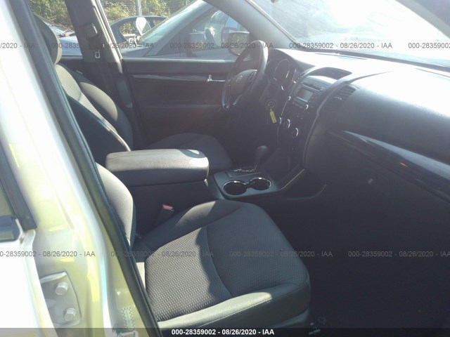 Photo 4 VIN: 5XYKT4A10BG125219 - KIA SORENTO 