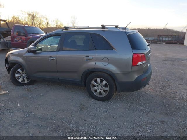 Photo 2 VIN: 5XYKT4A10BG159306 - KIA SORENTO 