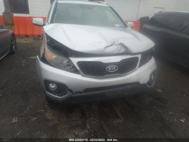 Photo 5 VIN: 5XYKT4A11BG050031 - KIA SORENTO 