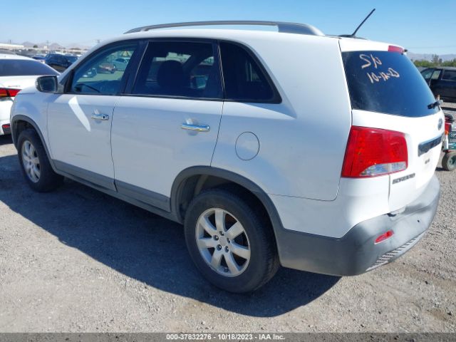 Photo 2 VIN: 5XYKT4A11BG114245 - KIA SORENTO 