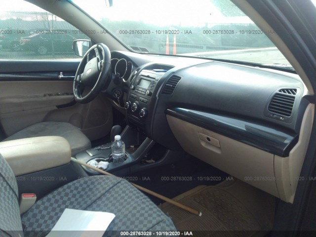 Photo 4 VIN: 5XYKT4A11CG229610 - KIA SORENTO 