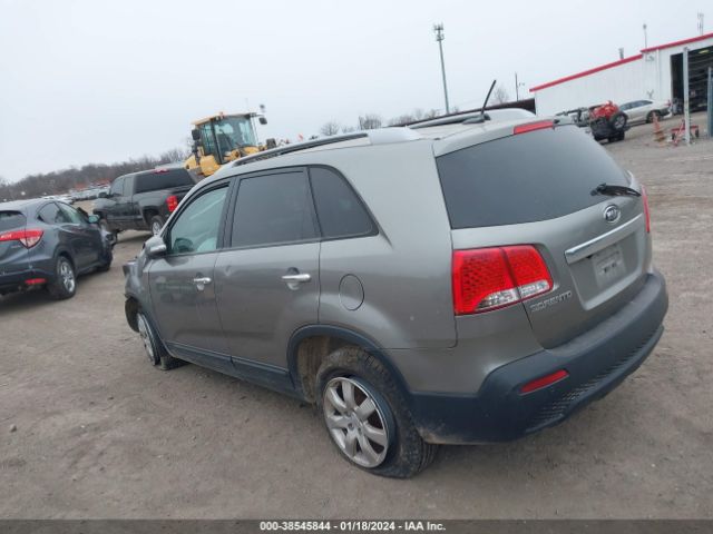 Photo 2 VIN: 5XYKT4A12BG118241 - KIA SORENTO 