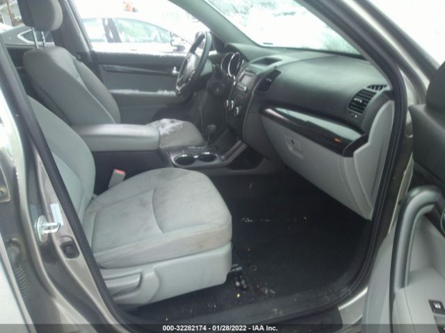 Photo 4 VIN: 5XYKT4A12BG152762 - KIA SORENTO 