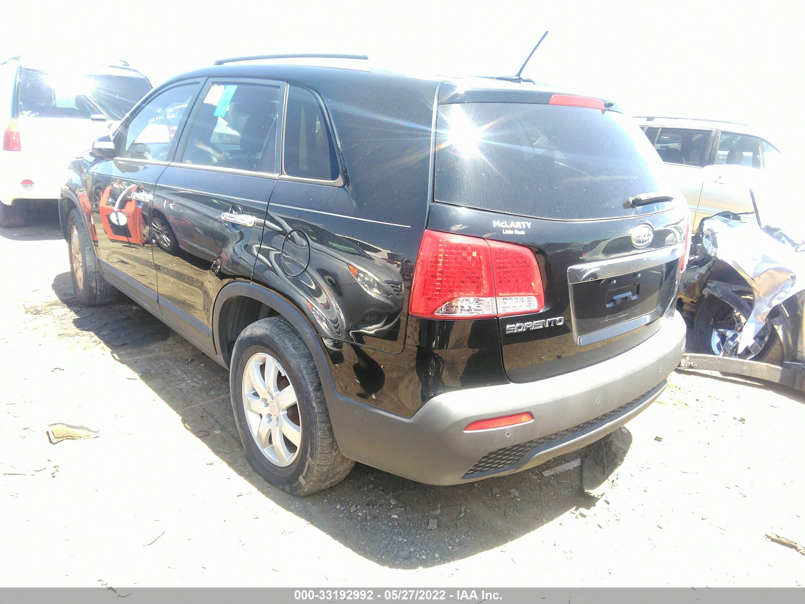 Photo 2 VIN: 5XYKT4A12BG169593 - KIA SORENTO 