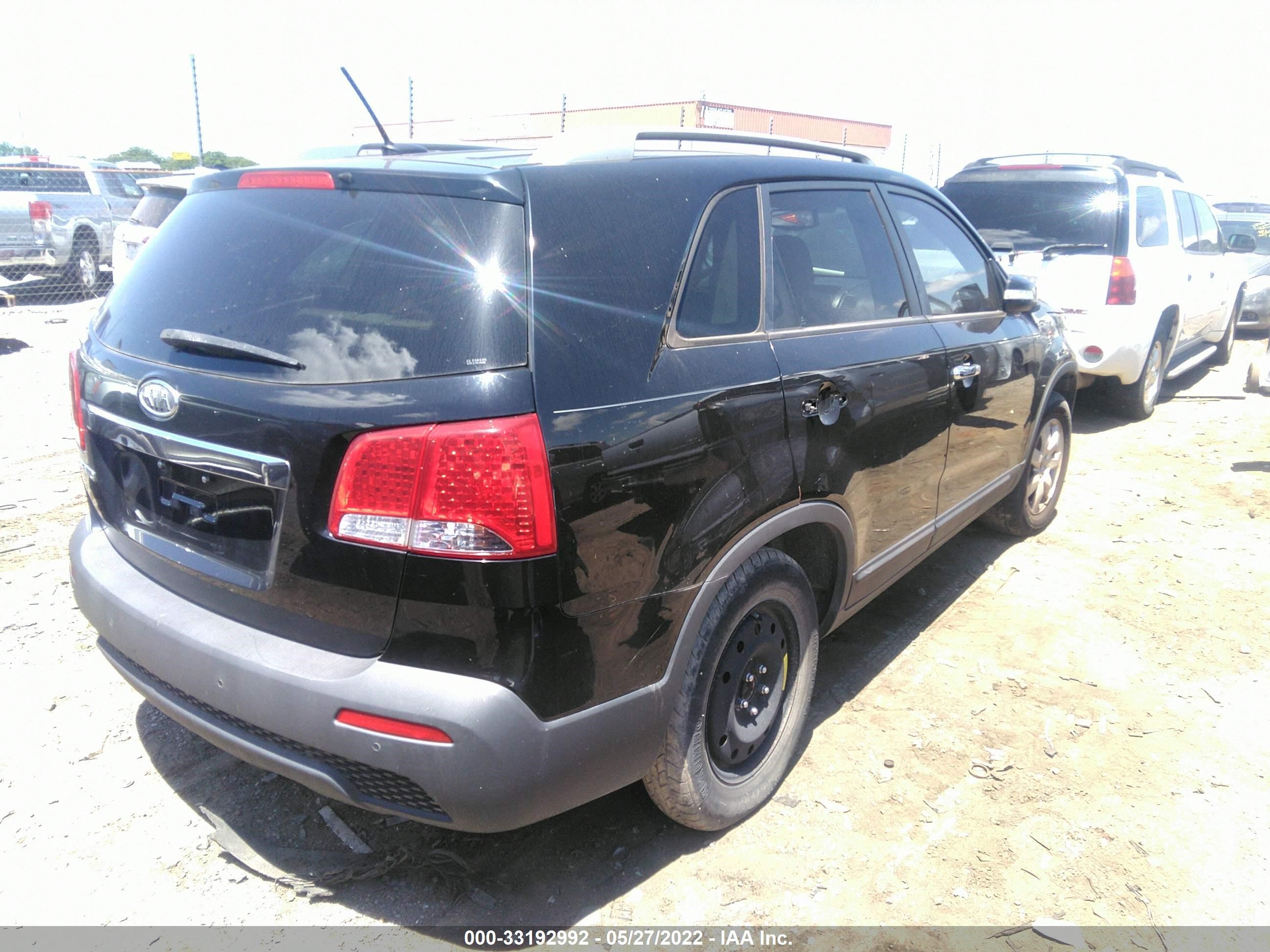 Photo 3 VIN: 5XYKT4A12BG169593 - KIA SORENTO 