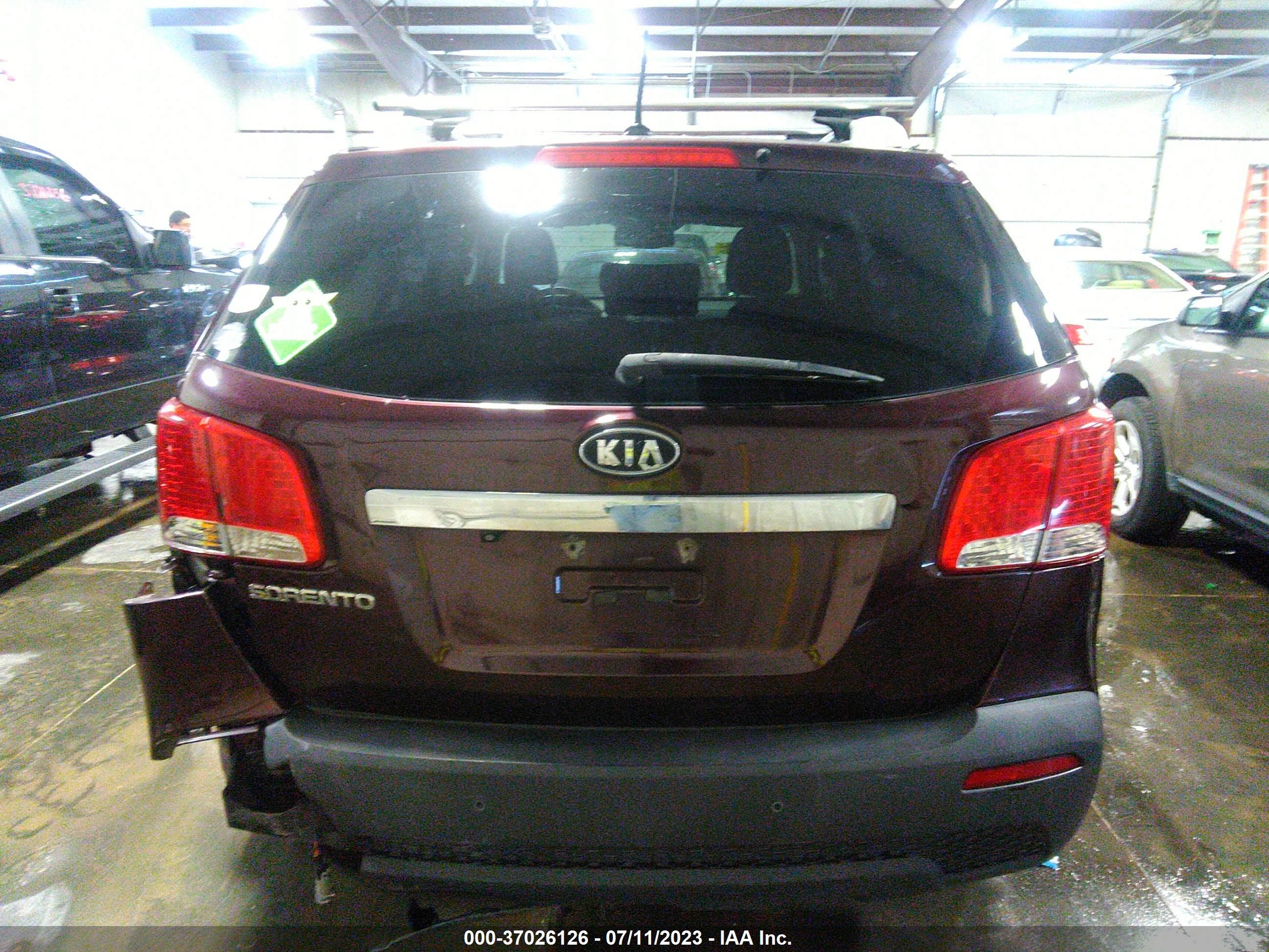 Photo 15 VIN: 5XYKT4A14BG140337 - KIA SORENTO 