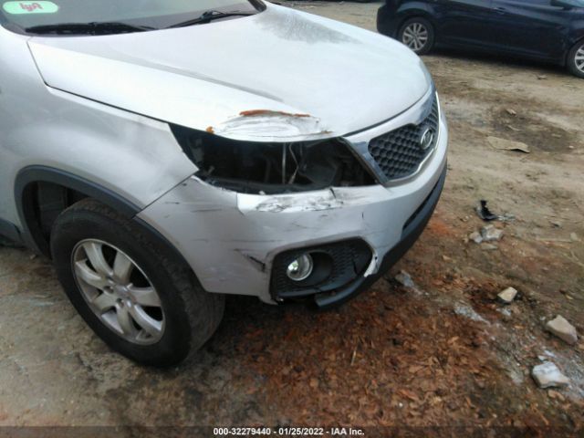 Photo 5 VIN: 5XYKT4A15BG097966 - KIA SORENTO 